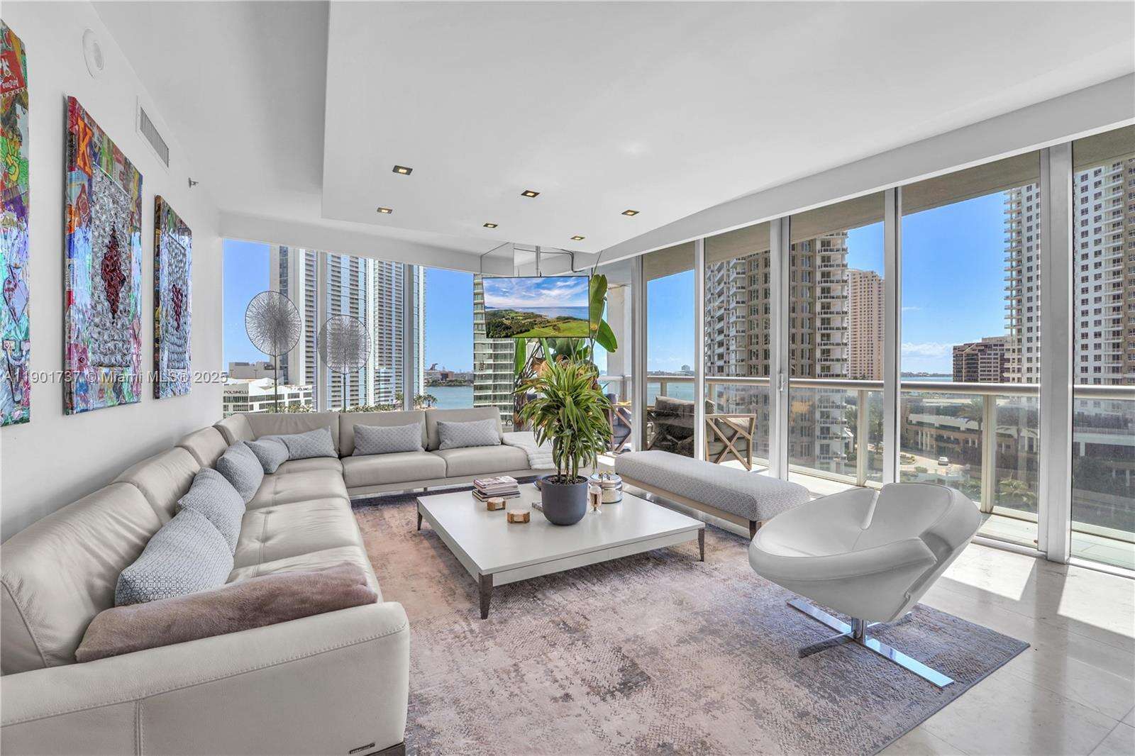 Icon Brickell 1 at 465 Brickell Ave, Miami, FL 33131 - For Rent photo 2