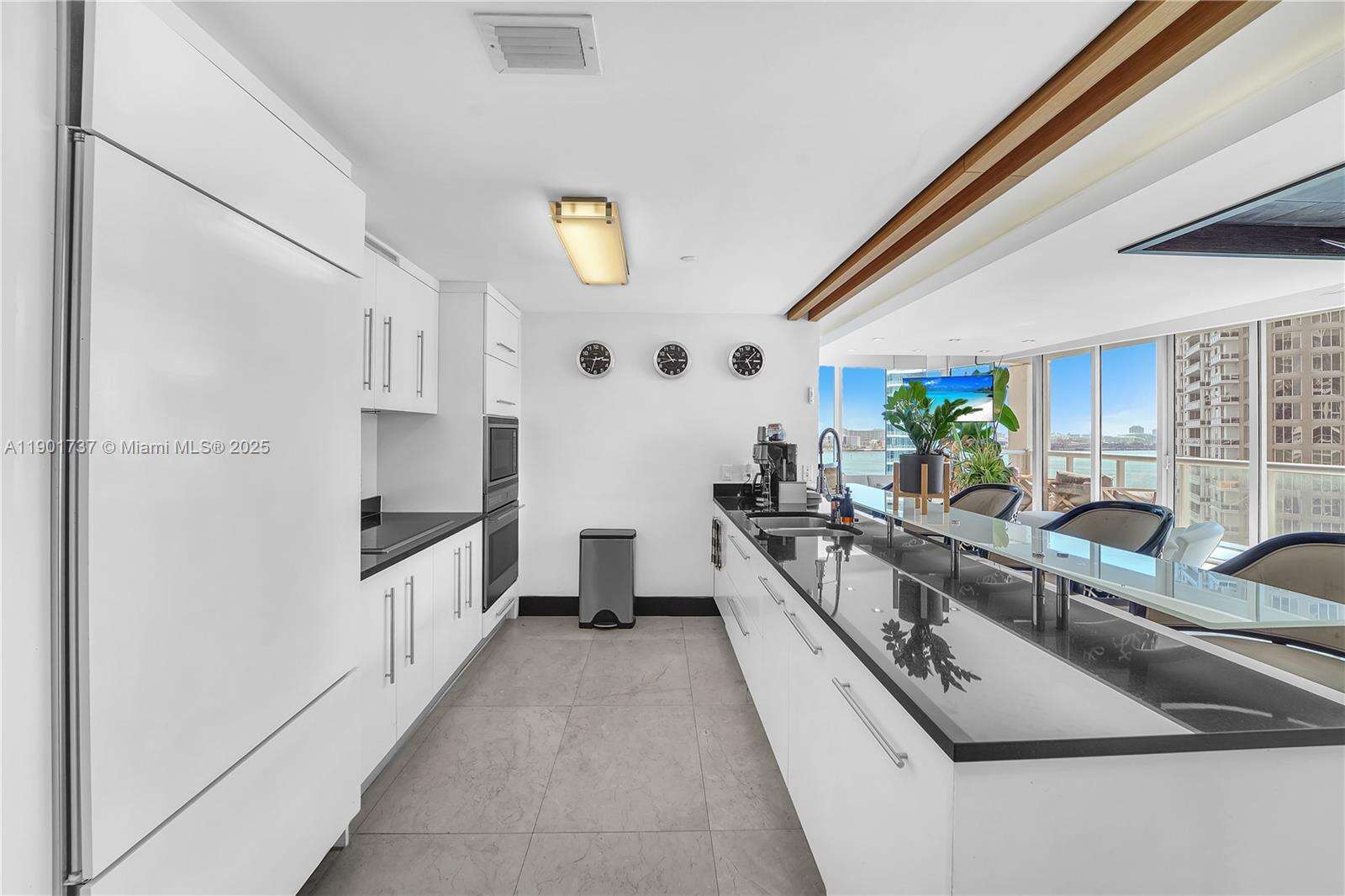 Icon Brickell 1 at 465 Brickell Ave, Miami, FL 33131 - For Rent photo 14