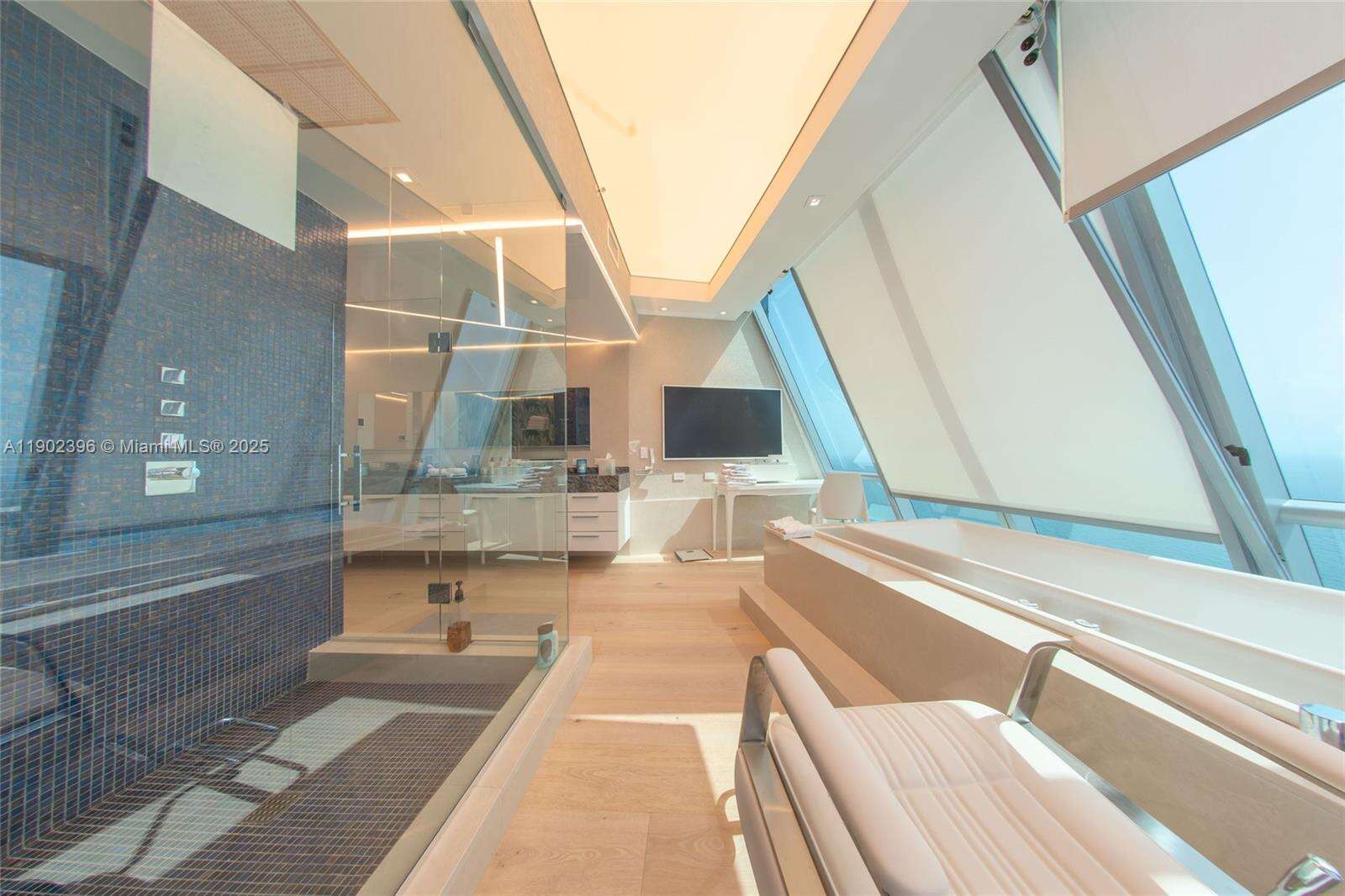 Jade Ocean at 17121 Collins Ave, Sunny Isles Beach, FL 33160 - For Rent photo 37