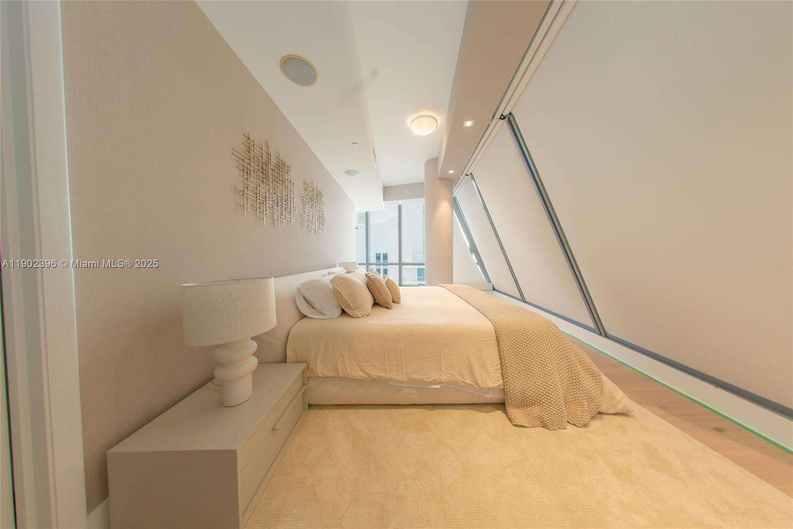 Jade Ocean at 17121 Collins Ave, Sunny Isles Beach, FL 33160 - For Rent photo 43