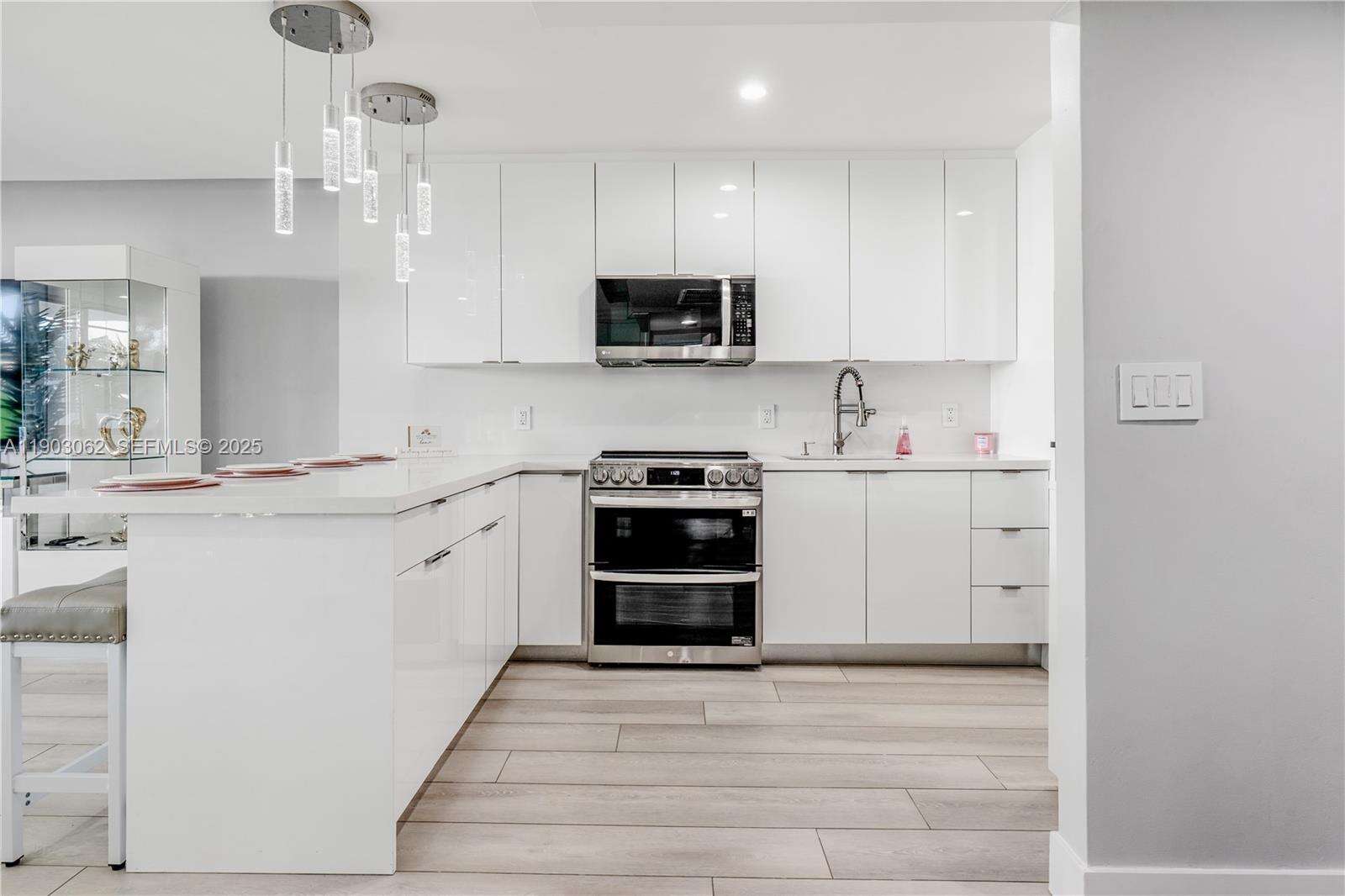 Decoplage at 100 Lincoln Rd, Miami Beach, FL 33139 - For Rent photo 14
