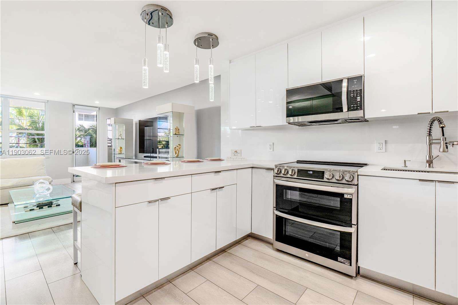 Decoplage at 100 Lincoln Rd, Miami Beach, FL 33139 - For Rent photo 15