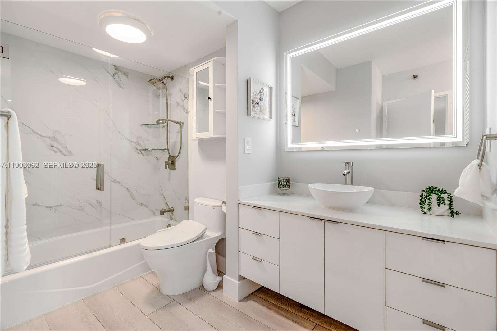 Decoplage at 100 Lincoln Rd, Miami Beach, FL 33139 - For Rent photo 18