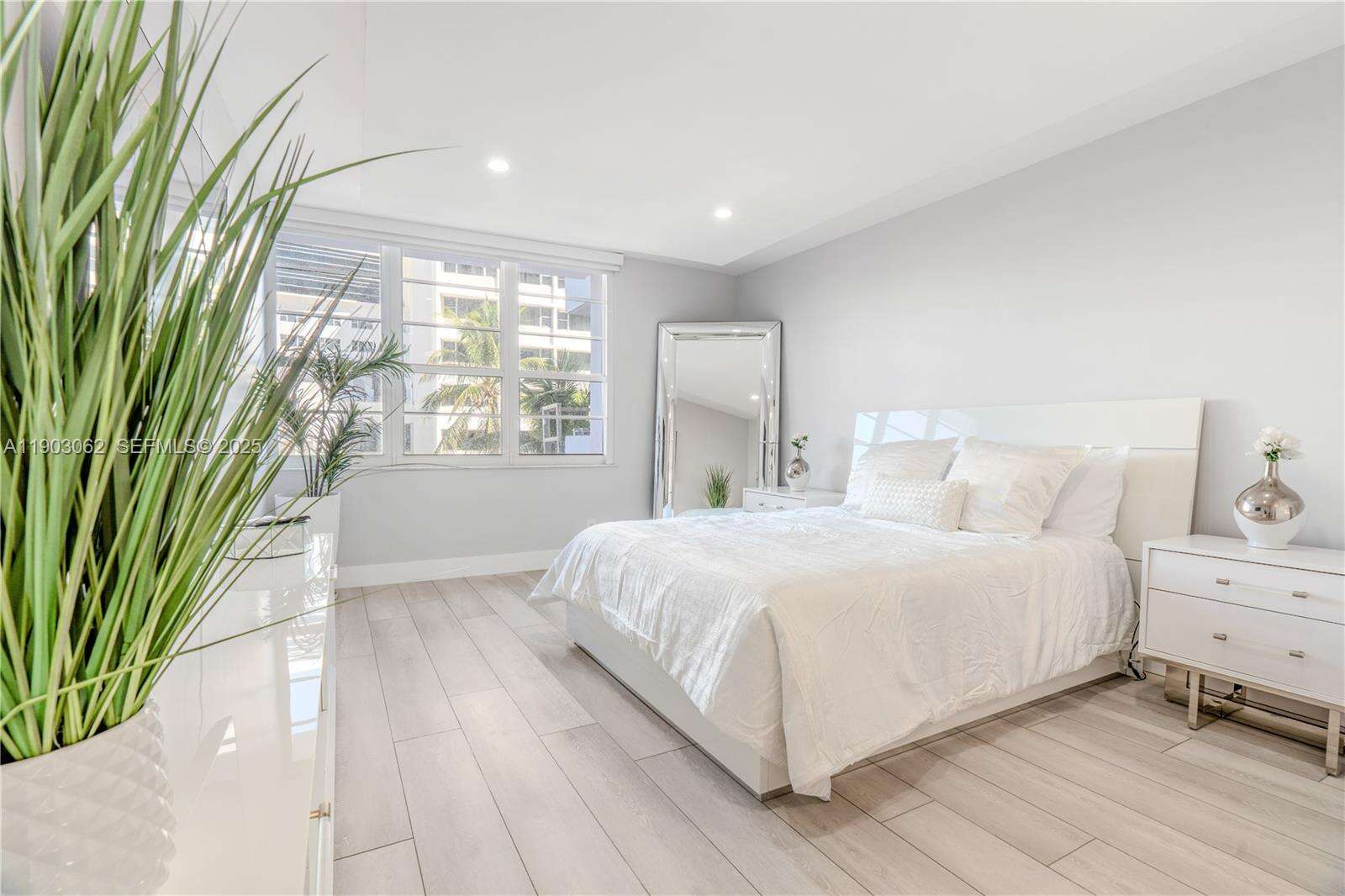 Decoplage at 100 Lincoln Rd, Miami Beach, FL 33139 - For Rent photo 20