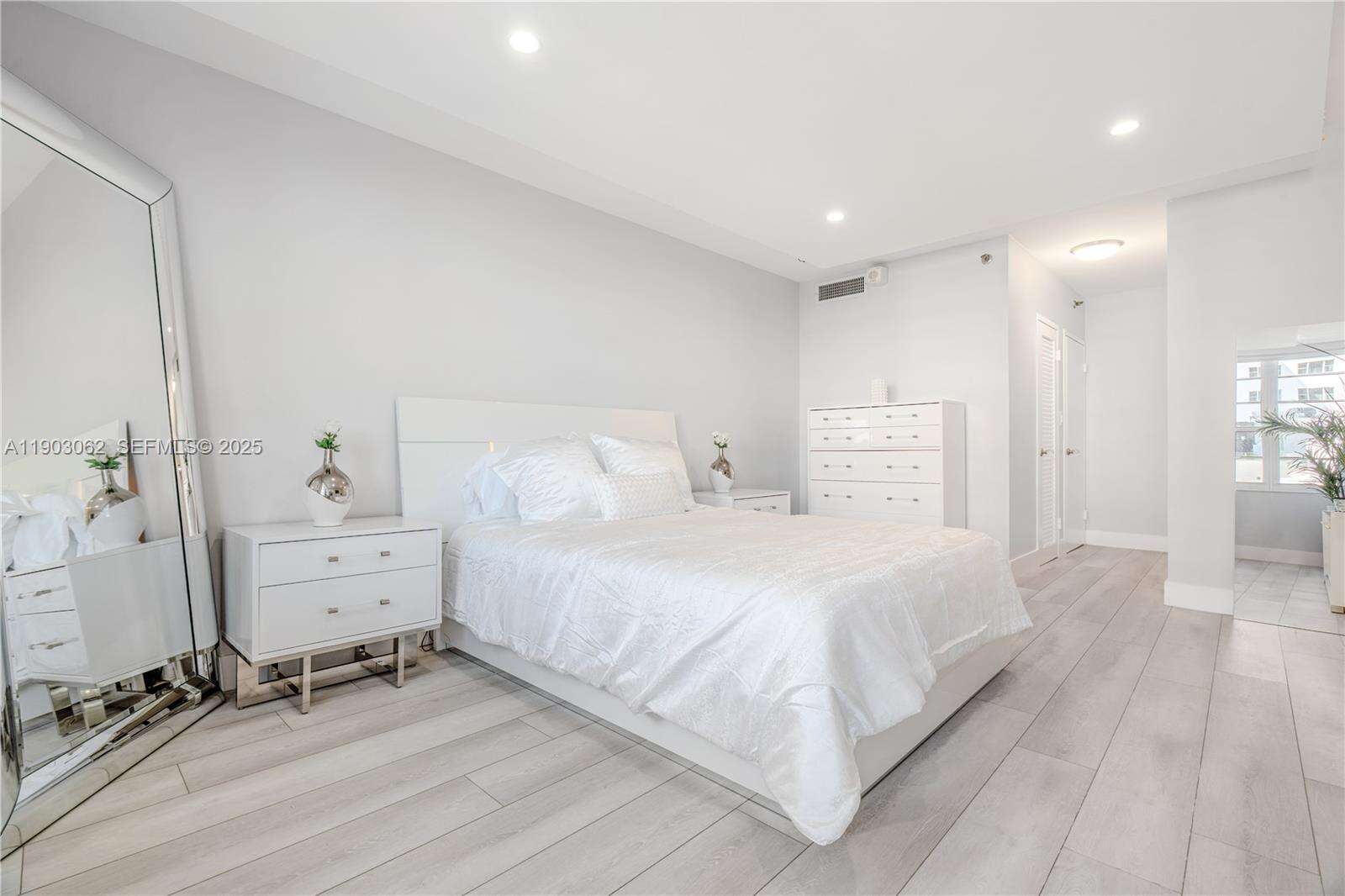 Decoplage at 100 Lincoln Rd, Miami Beach, FL 33139 - For Rent photo 21