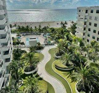Decoplage at 100 Lincoln Rd, Miami Beach, FL 33139 - For Rent photo 4