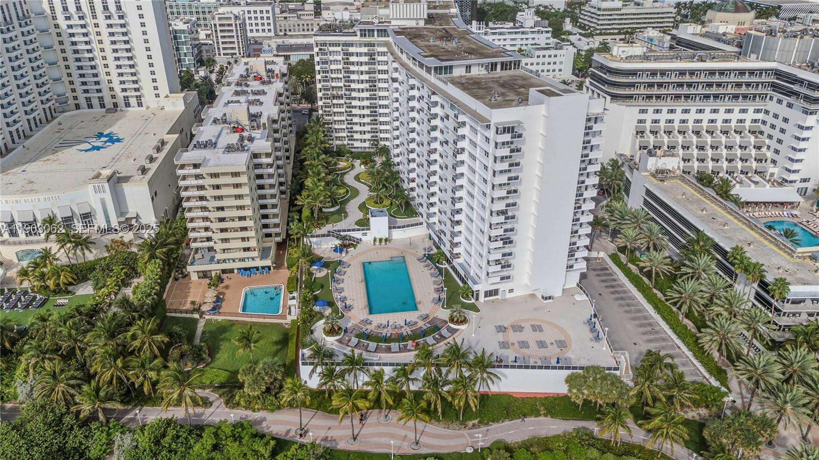 Decoplage at 100 Lincoln Rd, Miami Beach, FL 33139 - For Rent photo 59