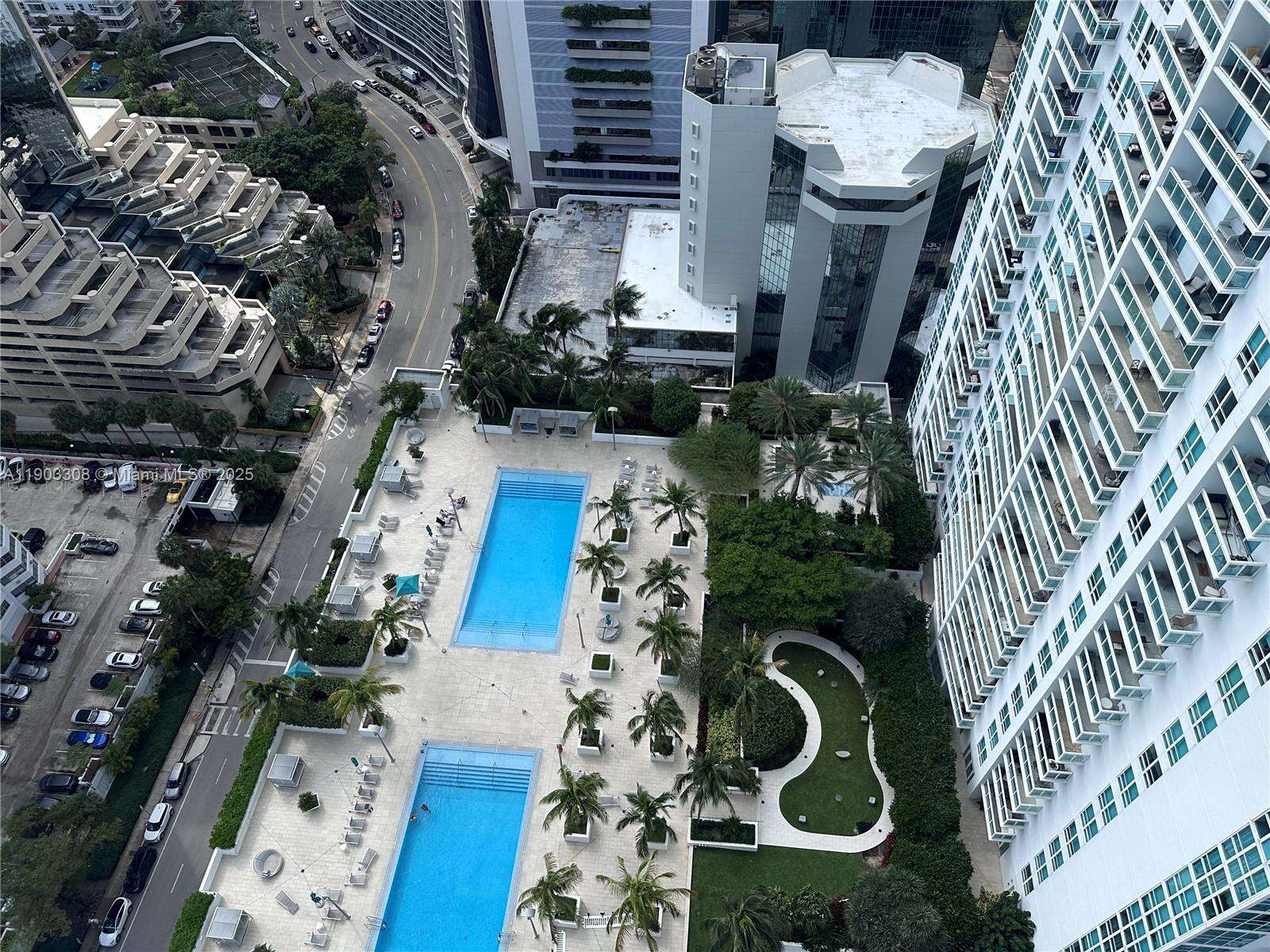 The Plaza On Brickell East at 950 Brickell Bay Dr, Miami, FL 33131 - For Rent photo 12