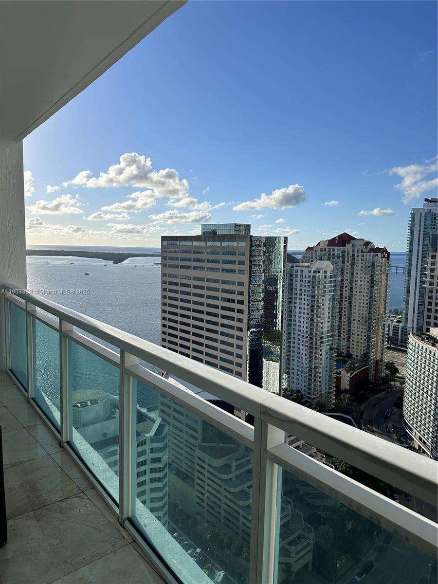 The Plaza On Brickell East at 950 Brickell Bay Dr, Miami, FL 33131 - For Rent photo 15