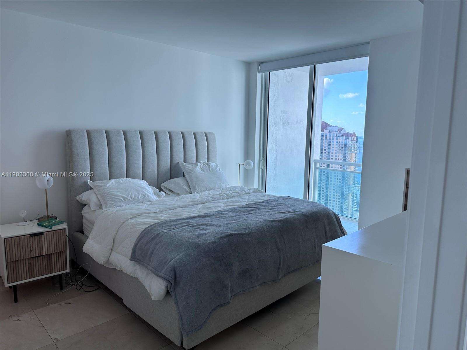 The Plaza On Brickell East at 950 Brickell Bay Dr, Miami, FL 33131 - For Rent photo 17