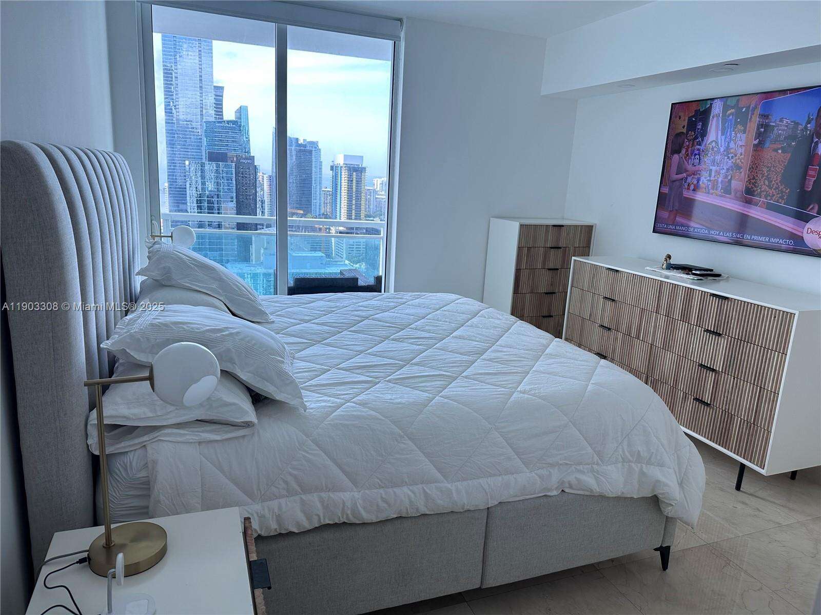 The Plaza On Brickell East at 950 Brickell Bay Dr, Miami, FL 33131 - For Rent photo 18
