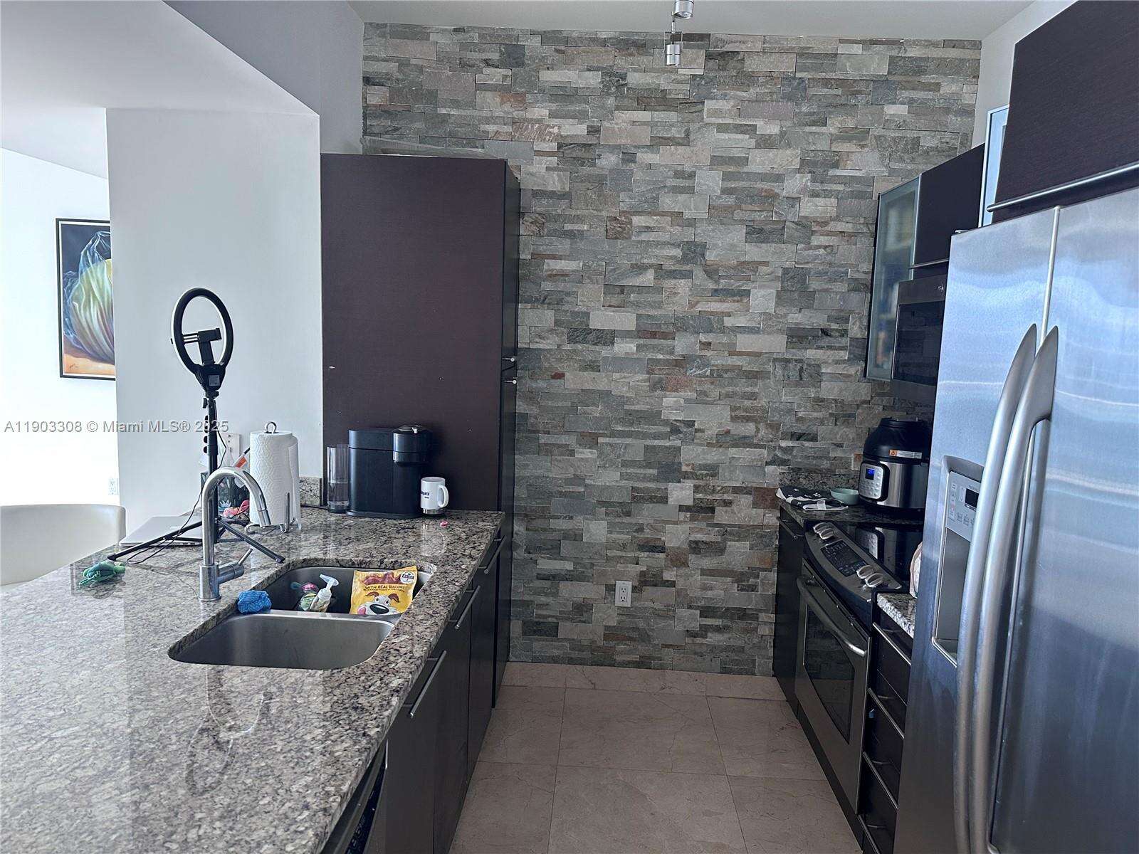 The Plaza On Brickell East at 950 Brickell Bay Dr, Miami, FL 33131 - For Rent photo 10