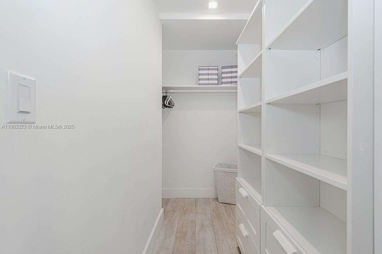 Roney Palace at 2301 Collins Ave, Miami Beach, FL 33139 - For Rent photo 13