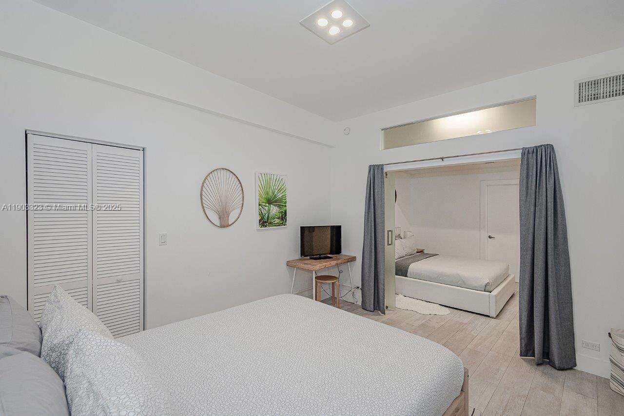 Roney Palace at 2301 Collins Ave, Miami Beach, FL 33139 - For Rent photo 18