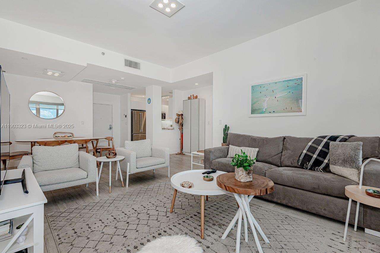 Roney Palace at 2301 Collins Ave, Miami Beach, FL 33139 - For Rent photo 3