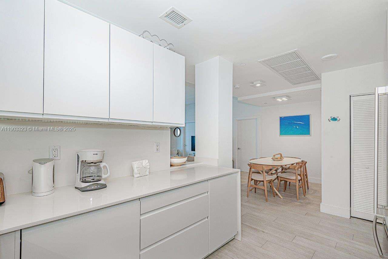 Roney Palace at 2301 Collins Ave, Miami Beach, FL 33139 - For Rent photo 8