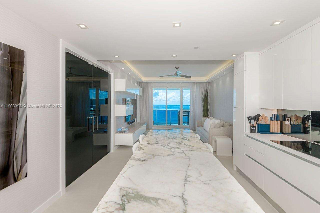 Roney Palace at 2301 Collins Ave, Miami Beach, FL 33139 - For Rent photo 13