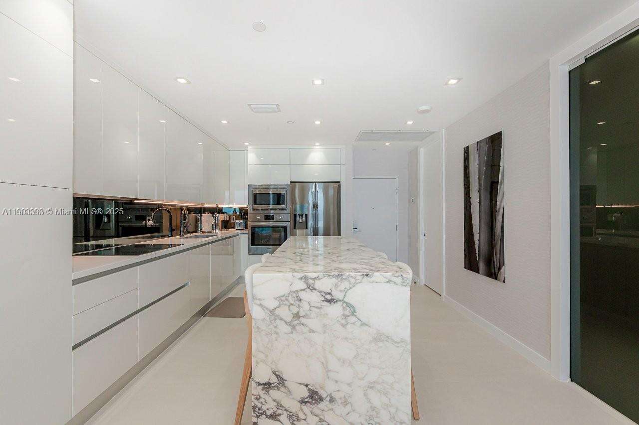 Roney Palace at 2301 Collins Ave, Miami Beach, FL 33139 - For Rent photo 7