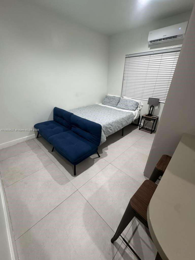 Beverly Terr Condos for Sale & Rent | Picture 1