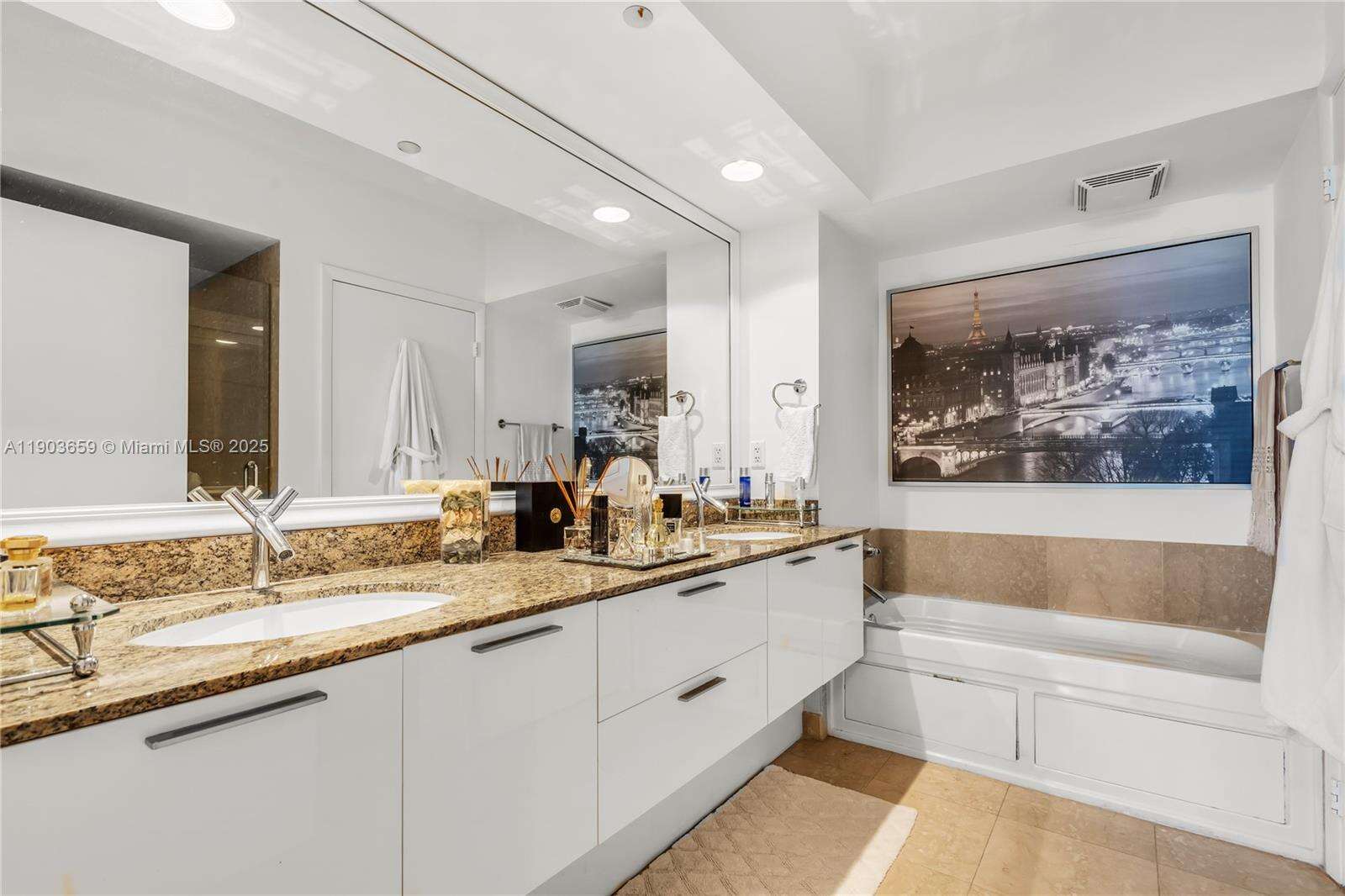 Murano Grande at 400 Alton Rd, Miami Beach, FL 33139 - For Rent photo 32