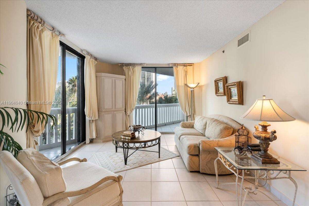 2000 Williams Island at 2000 Island Blvd, Aventura, FL 33160 - For Rent photo 11