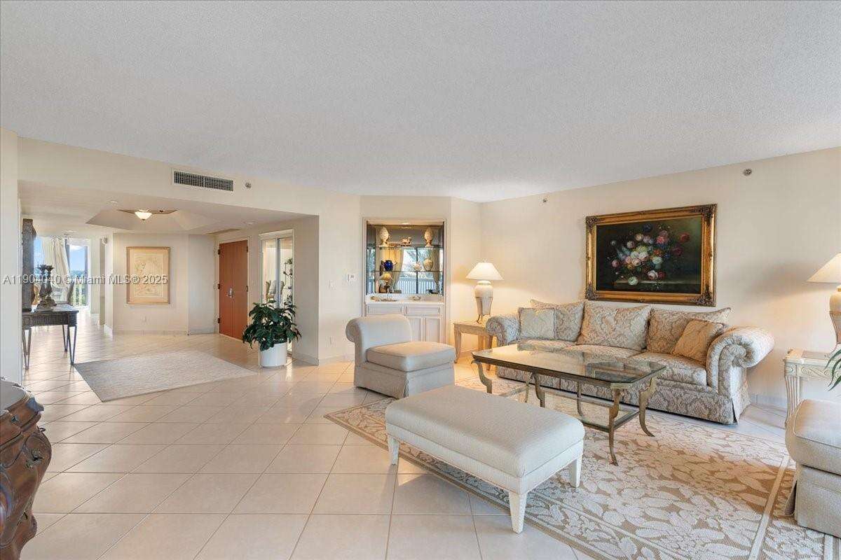 2000 Williams Island at 2000 Island Blvd, Aventura, FL 33160 - For Rent photo 9