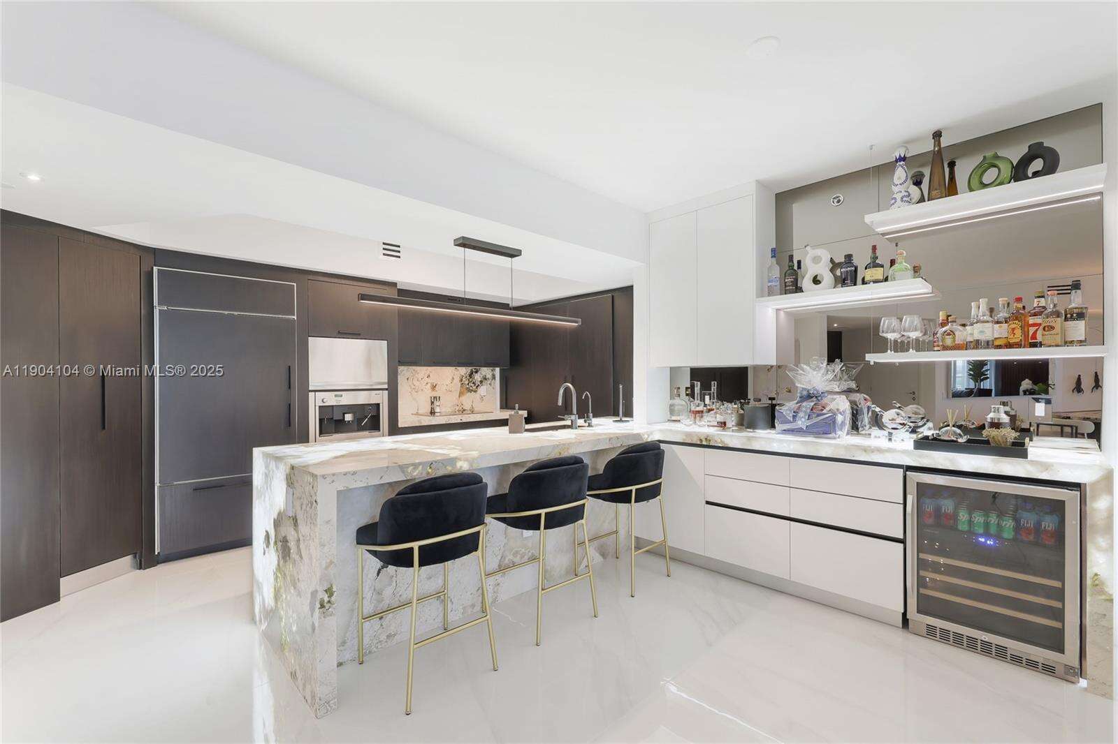 Icon at 450 Alton Rd, Miami Beach, FL 33139 - For Rent photo 3