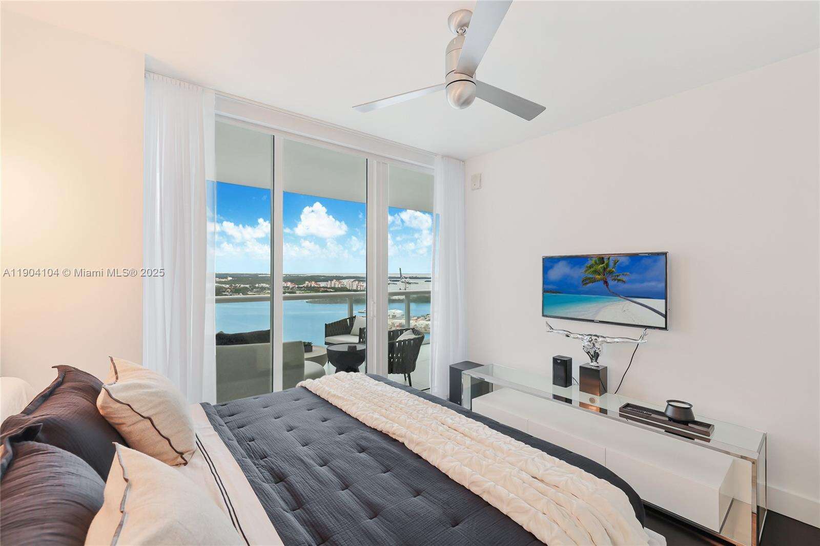 Icon at 450 Alton Rd, Miami Beach, FL 33139 - For Rent photo 25