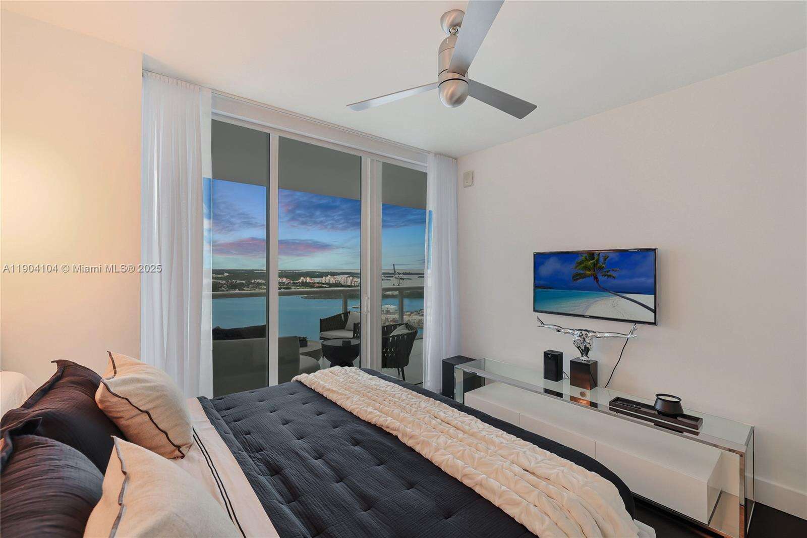 Icon at 450 Alton Rd, Miami Beach, FL 33139 - For Rent photo 26