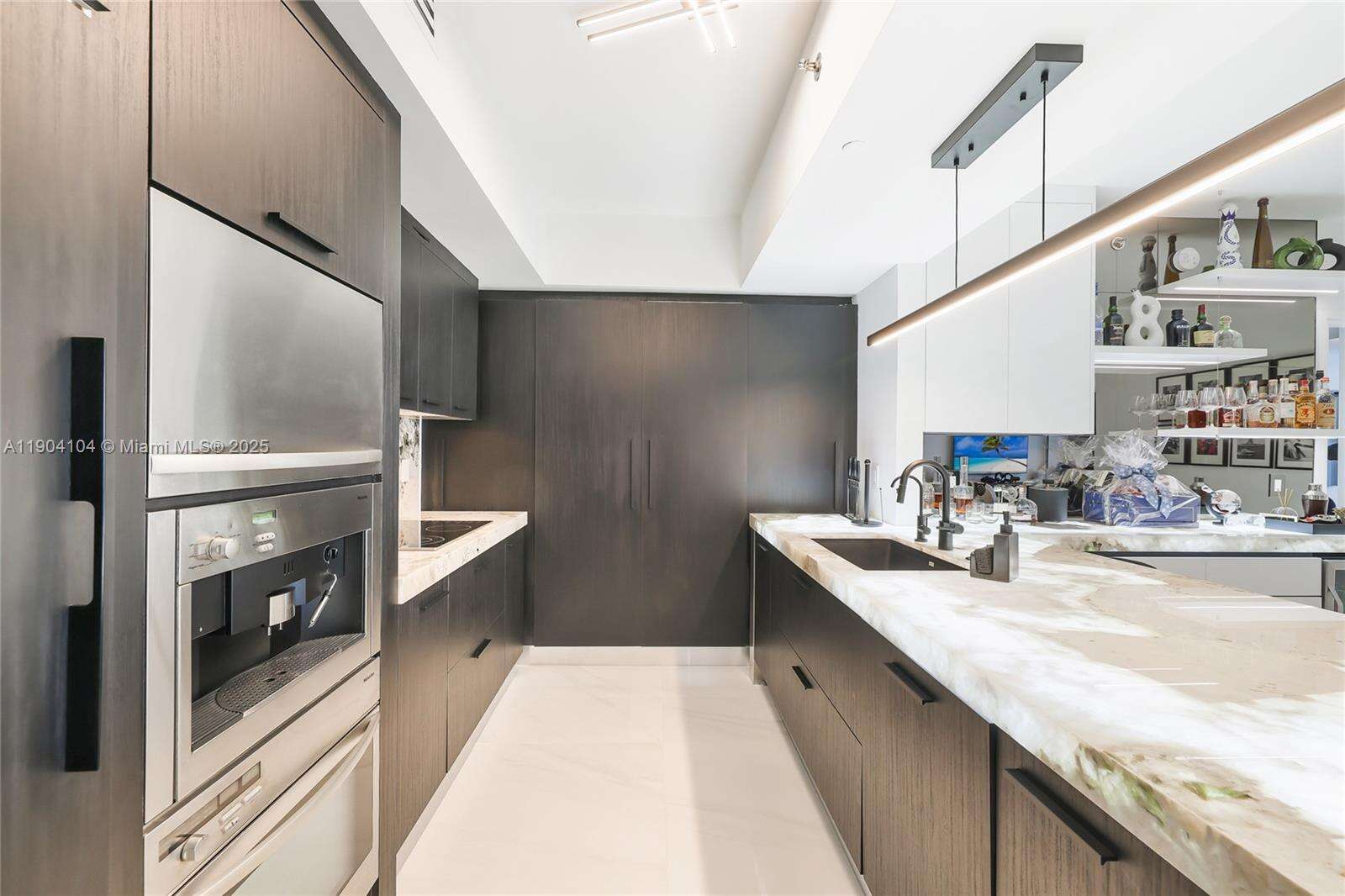 Icon at 450 Alton Rd, Miami Beach, FL 33139 - For Rent photo 4