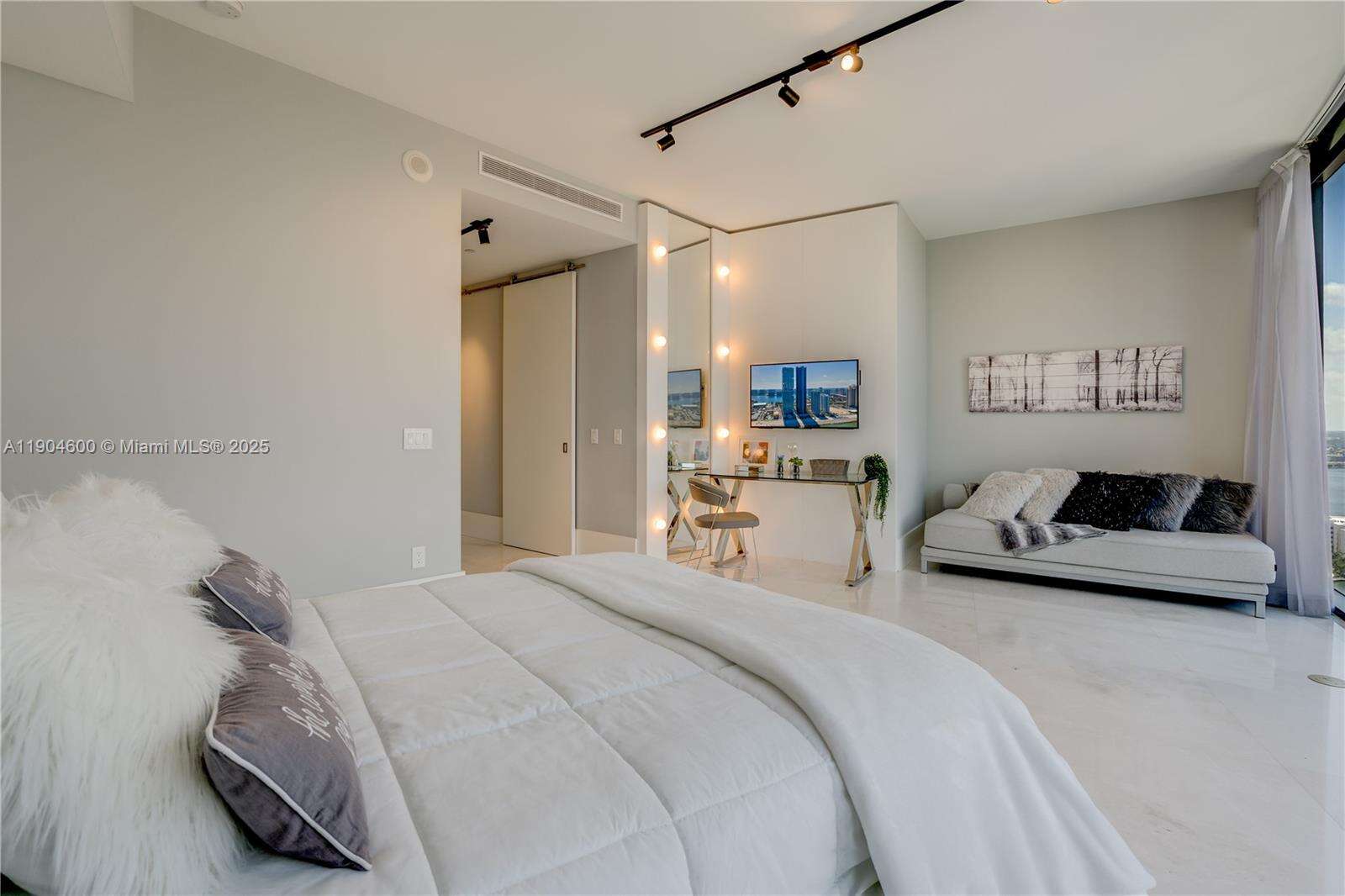 Porsche Design Tower at 18555 Collins Ave, Sunny Isles Beach, FL 33160 - For Rent photo 22