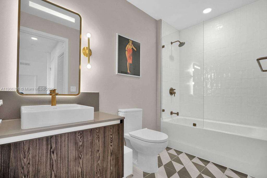 Miami, FL 33132 - For Rent photo 23