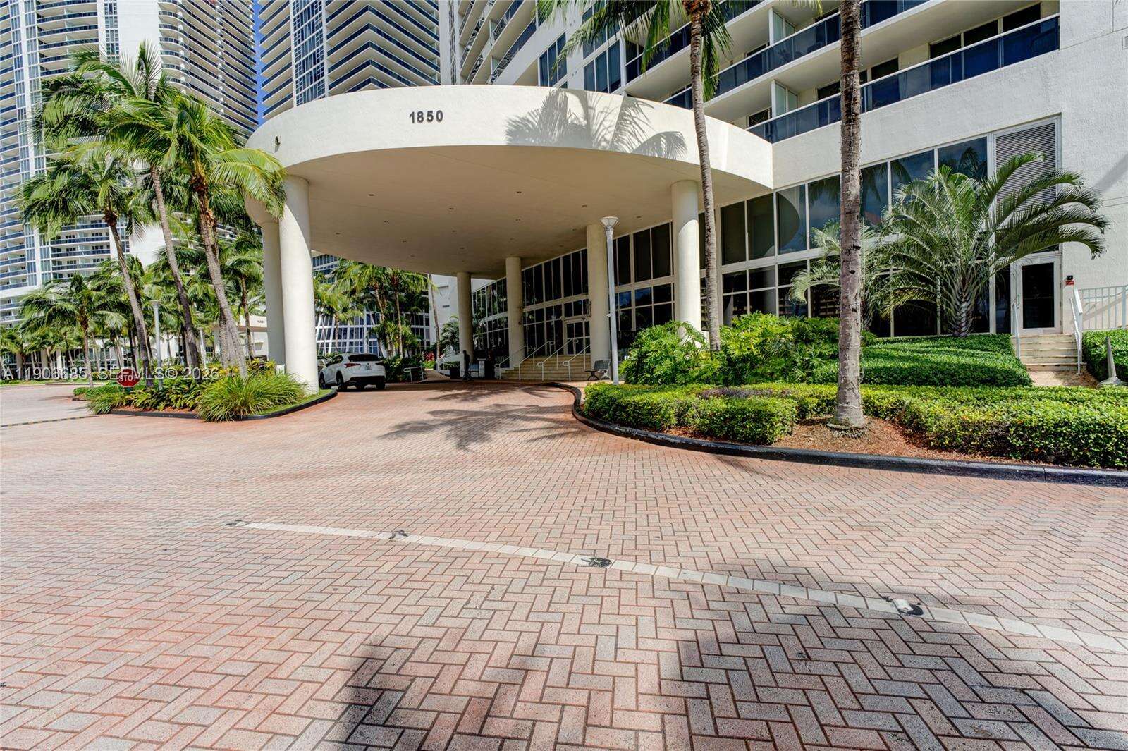 The Beach Club at 1850 Ocean Dr, Hallandale Beach, FL 33009 - For Rent photo 13