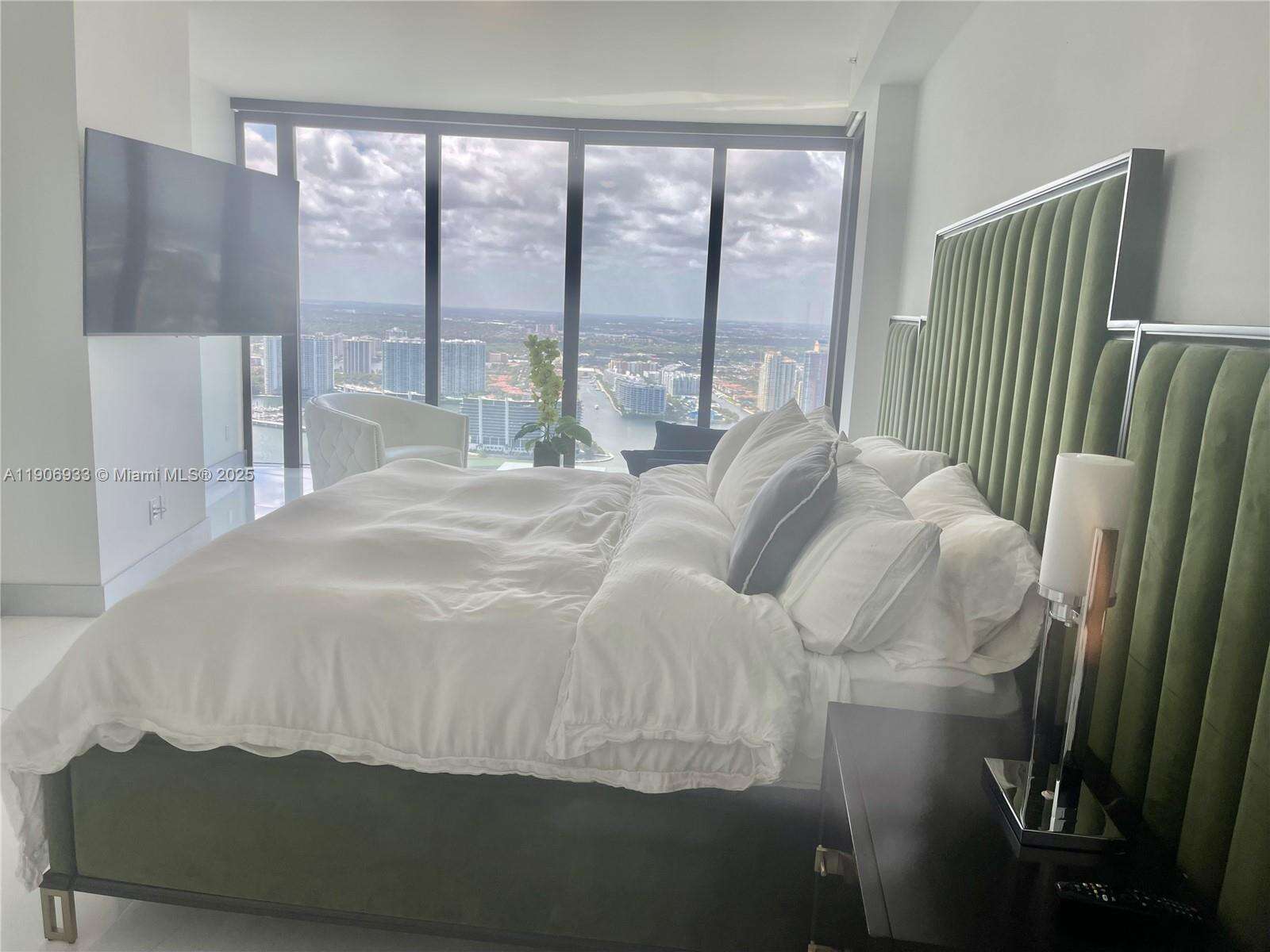 Porsche Design Tower at 18555 Collins Ave, Sunny Isles Beach, FL 33160 - For Rent photo 41