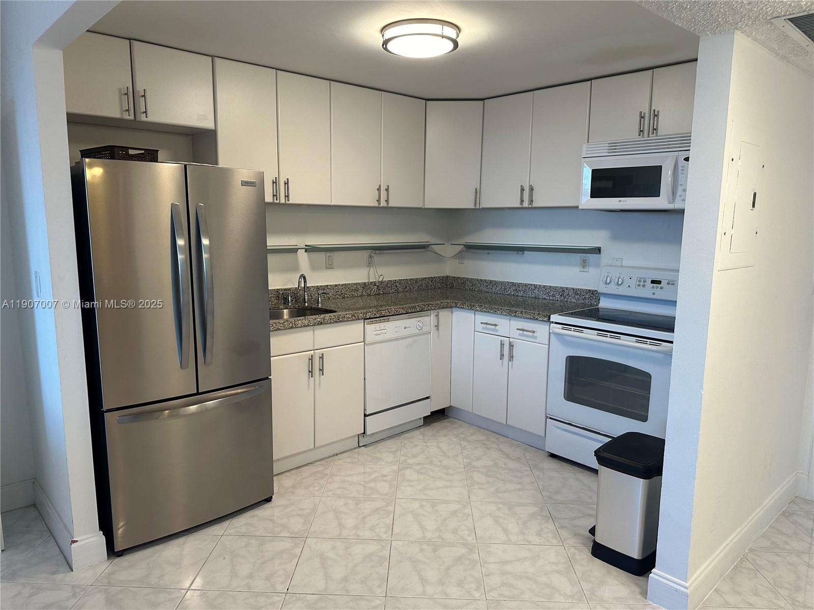 Roney Palace at 2301 Collins Ave, Miami Beach, FL 33139 - For Rent photo 3