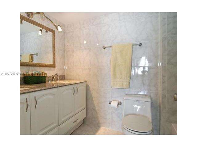 Roney Palace at 2301 Collins Ave, Miami Beach, FL 33139 - For Rent photo 4
