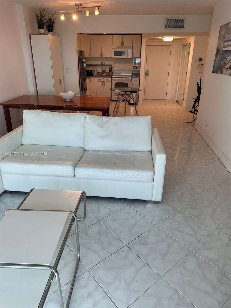 Roney Palace at 2301 Collins Ave, Miami Beach, FL 33139 - For Rent photo 8