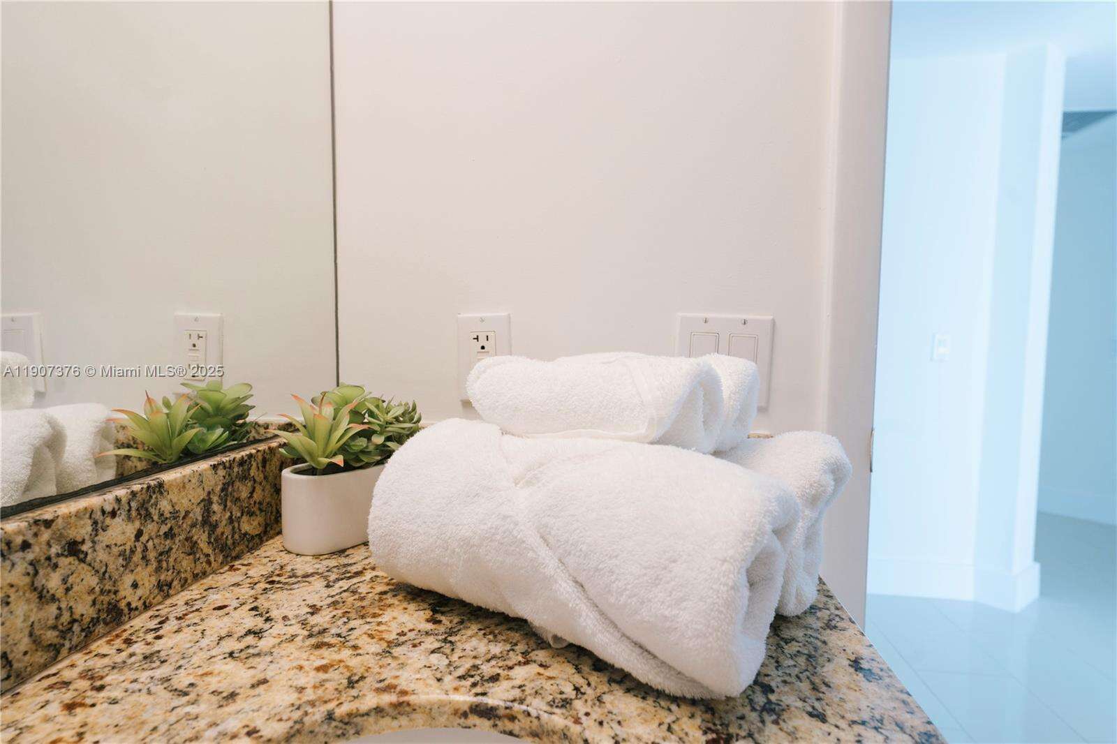 Brickell On The River at 41 5 St, Miami, FL 33131 - For Rent photo 12