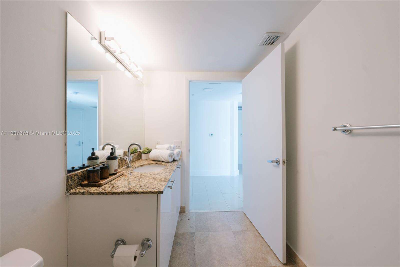 Brickell On The River at 41 5 St, Miami, FL 33131 - For Rent photo 10