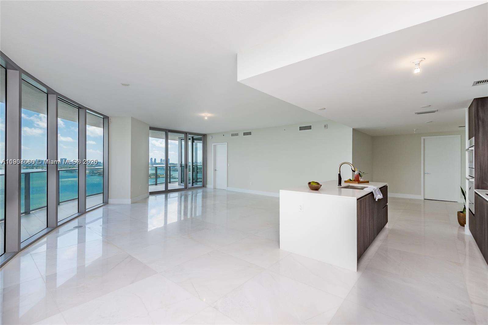 Aria On The Bay at 488 18 St, Miami, FL 33132 - For Rent photo 11
