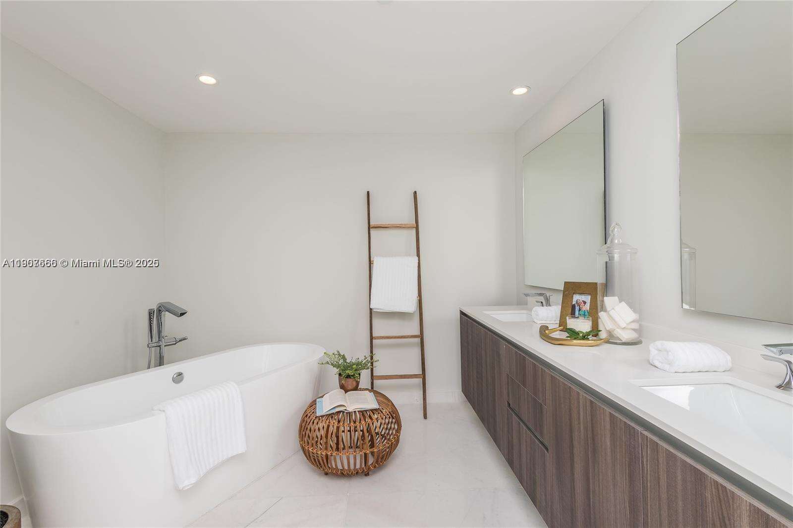 Aria On The Bay at 488 18 St, Miami, FL 33132 - For Rent photo 13