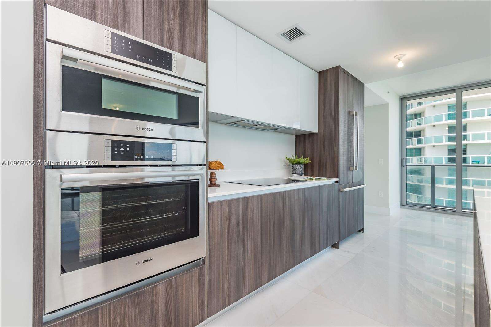 Aria On The Bay at 488 18 St, Miami, FL 33132 - For Rent photo 8