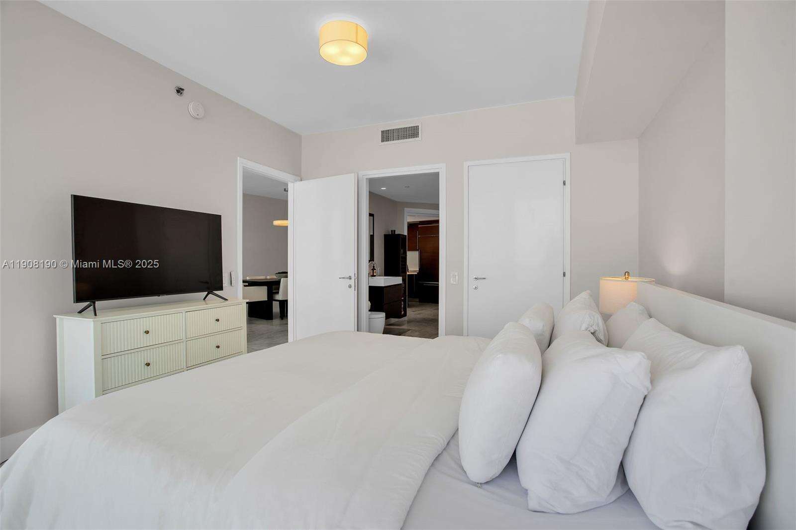 Icon at 450 Alton Rd, Miami Beach, FL 33139 - For Rent photo 13