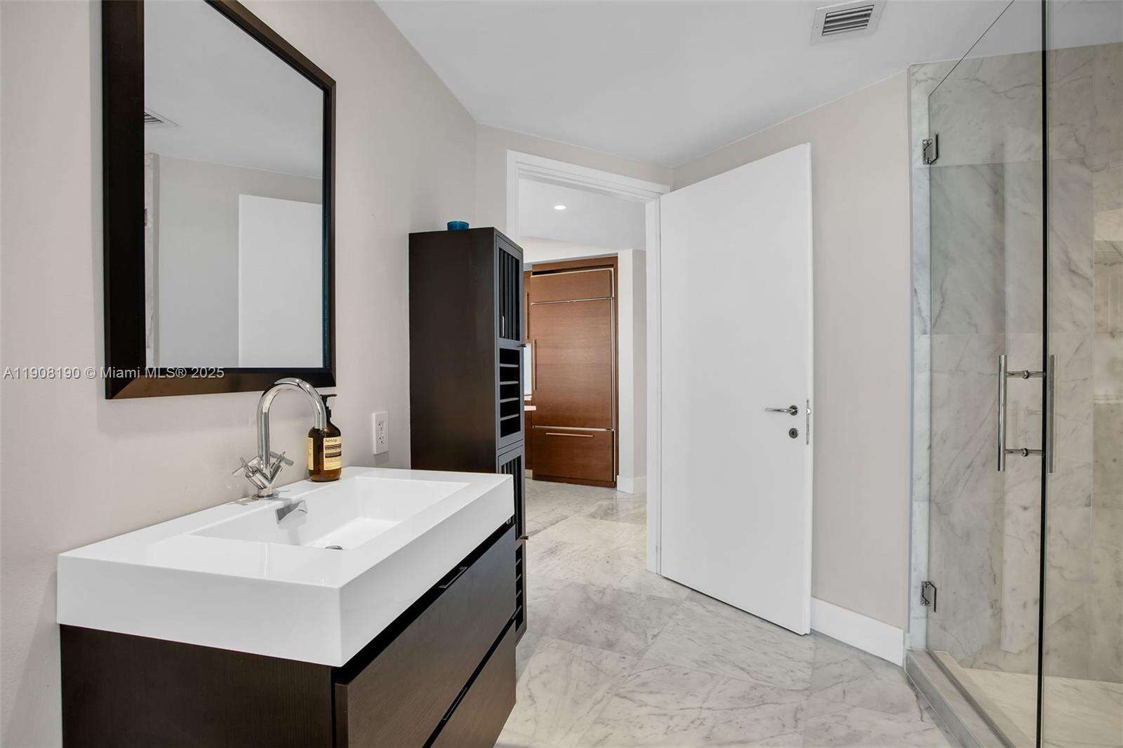 Icon at 450 Alton Rd, Miami Beach, FL 33139 - For Rent photo 15