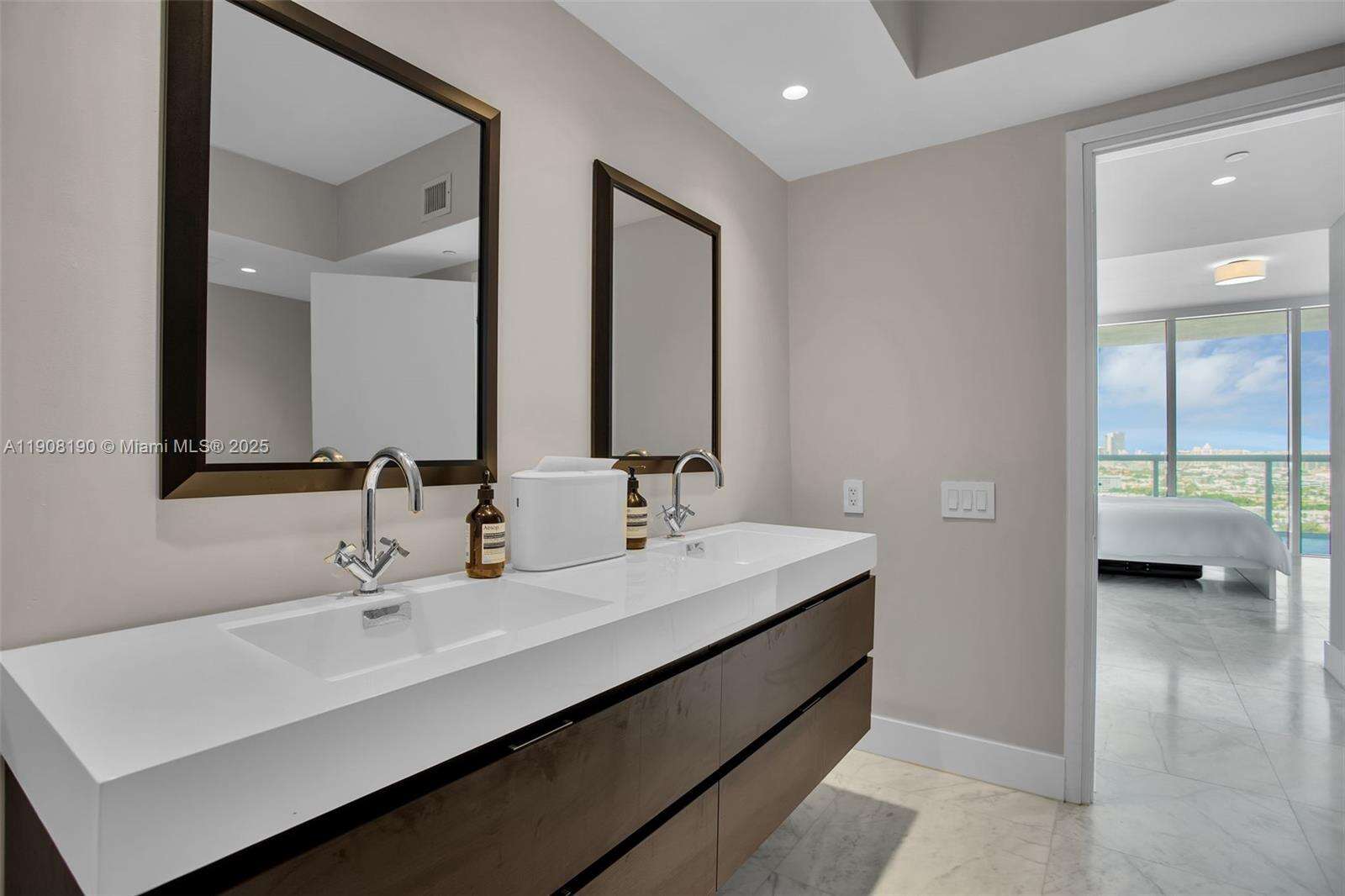 Icon at 450 Alton Rd, Miami Beach, FL 33139 - For Rent photo 21