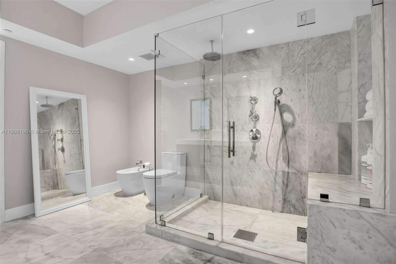 Icon at 450 Alton Rd, Miami Beach, FL 33139 - For Rent photo 23