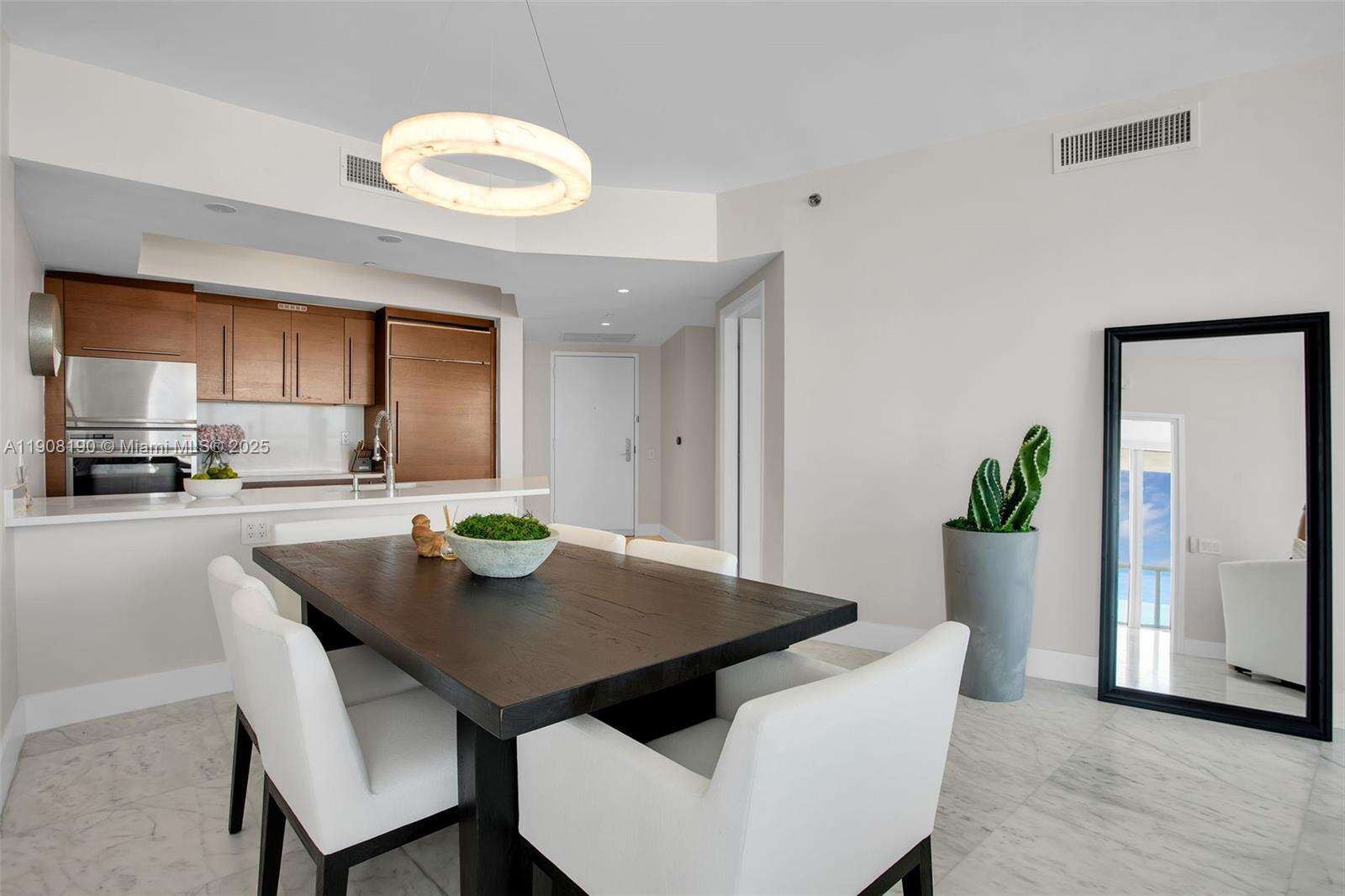 Icon at 450 Alton Rd, Miami Beach, FL 33139 - For Rent photo 4