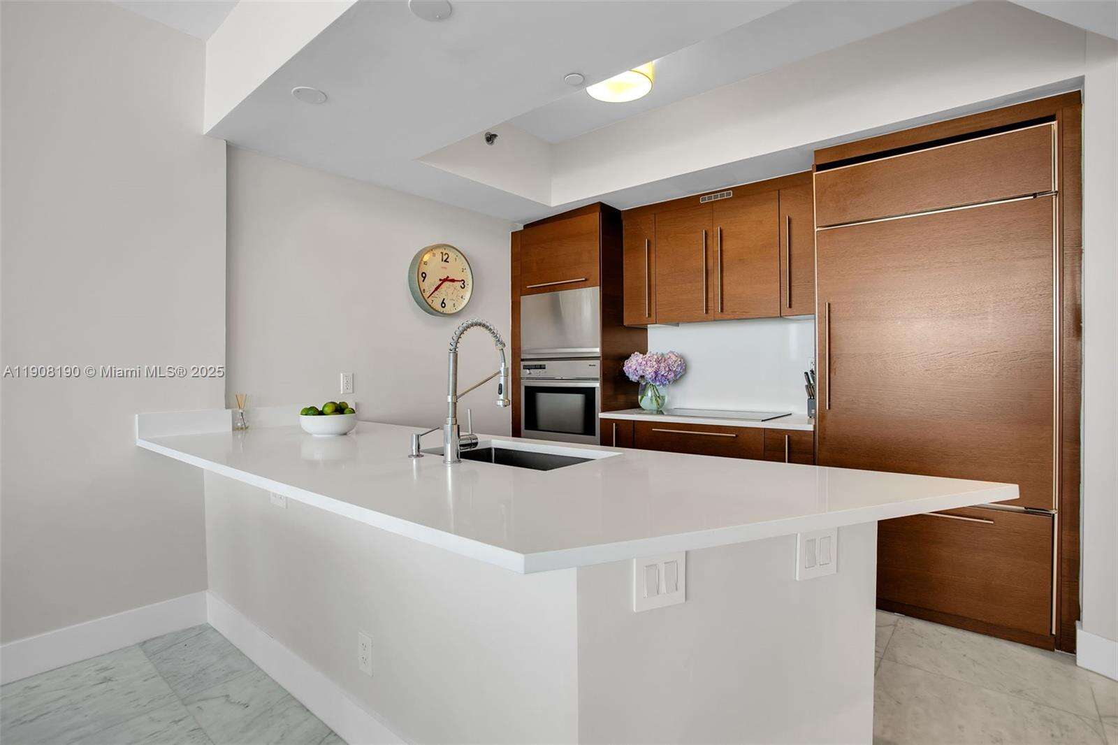 Icon at 450 Alton Rd, Miami Beach, FL 33139 - For Rent photo 7