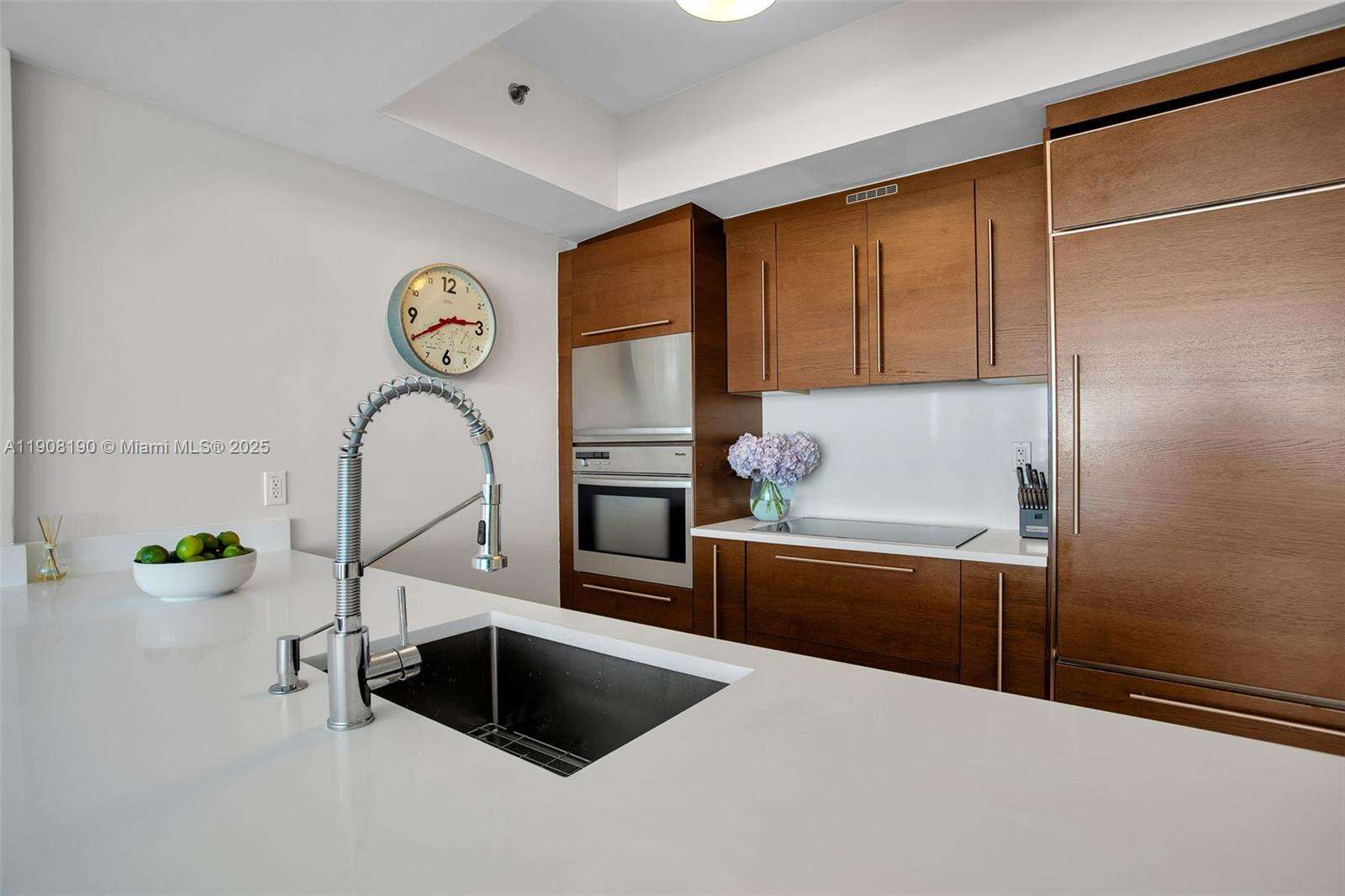 Icon at 450 Alton Rd, Miami Beach, FL 33139 - For Rent photo 8