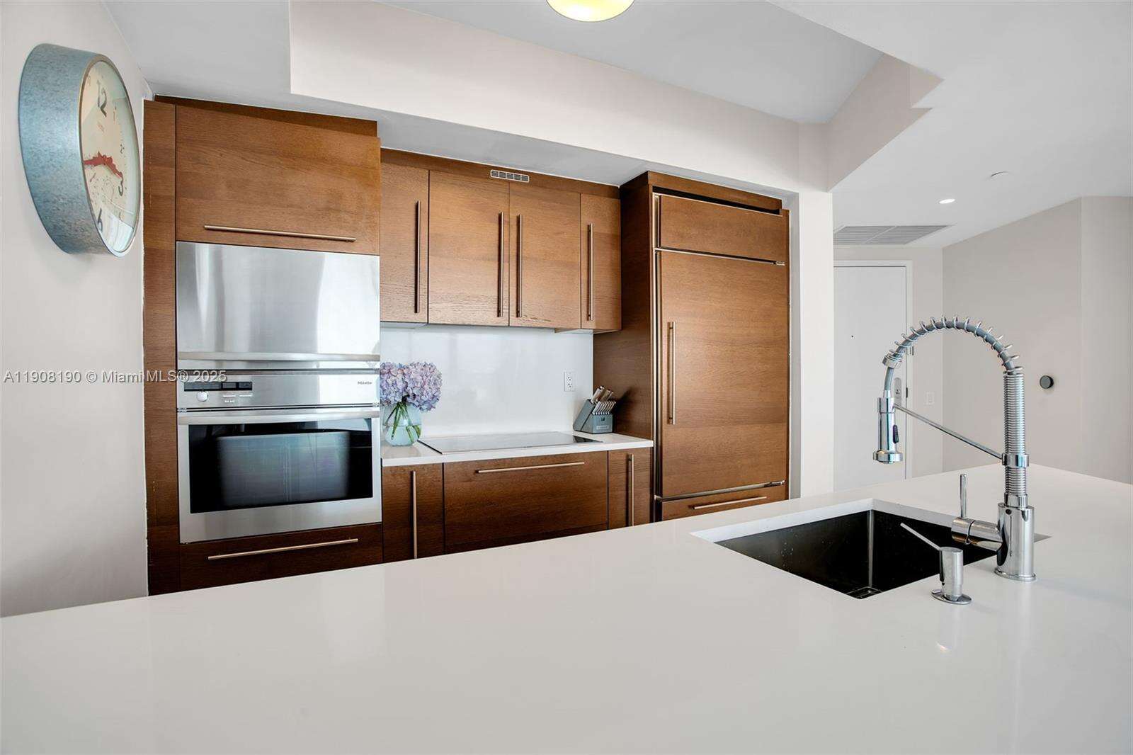 Icon at 450 Alton Rd, Miami Beach, FL 33139 - For Rent photo 9